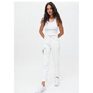 🆕 BDG High-Waisted Mom Jean – White Denim size 24
